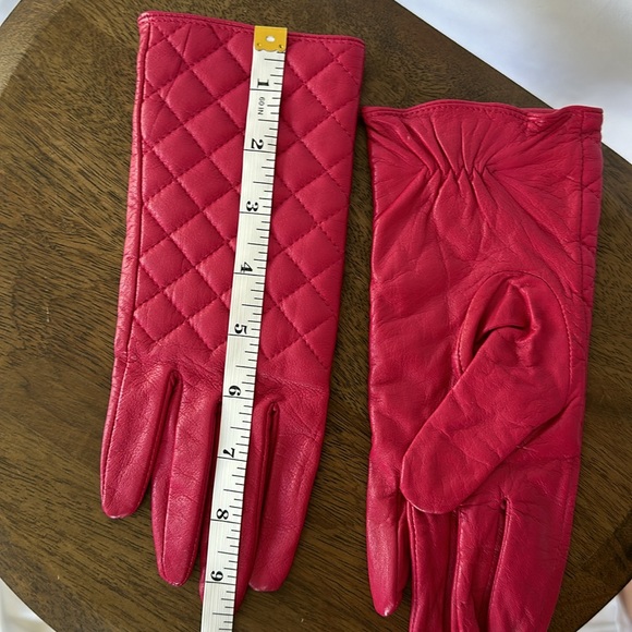 J. Crew Women’s Bright Pink Quilted Leather Gloves Size M - Picture 6 of 6